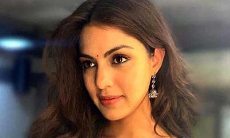Desirable woman after becoming most desirable woman rhea chakraboty is getting movie offers
