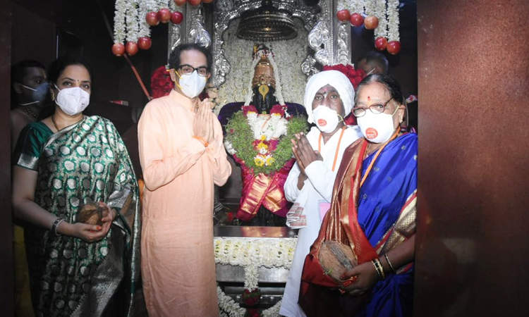 Let the Corona crisis end! Chief Minister Uddhav Thackeray laid a wish at Panduranga