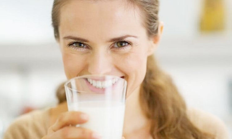 Benefits of Drinking Cold Milk | know the benefits of drinking cold-milk
