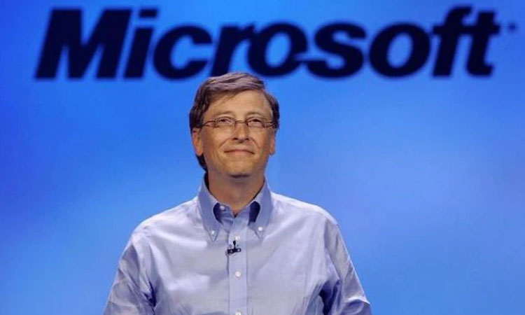 bill gates hosted nude pool parties and got drunk pretty easily insiders say