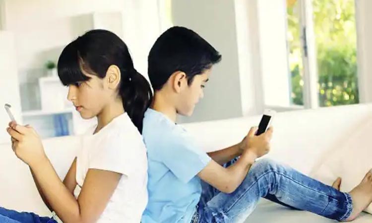 SmartPhone | 59 percent children use smartphones for messaging only 10 percent for online learning finds ncpcr