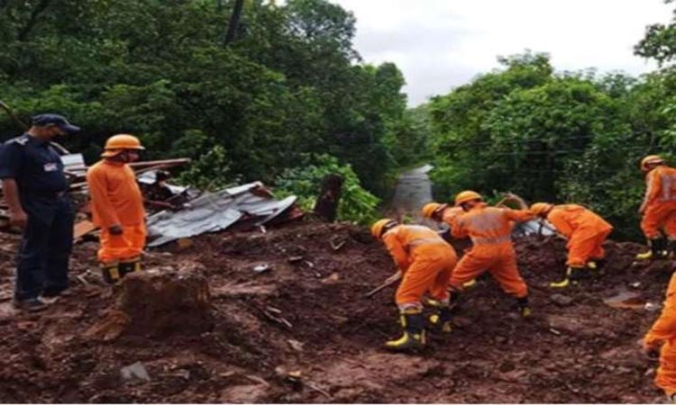 Maharashtra Rains death toll due to rain in maharashtra rises further 213 dead eight still missing 61280 pet deaths; 435879 people evacuated