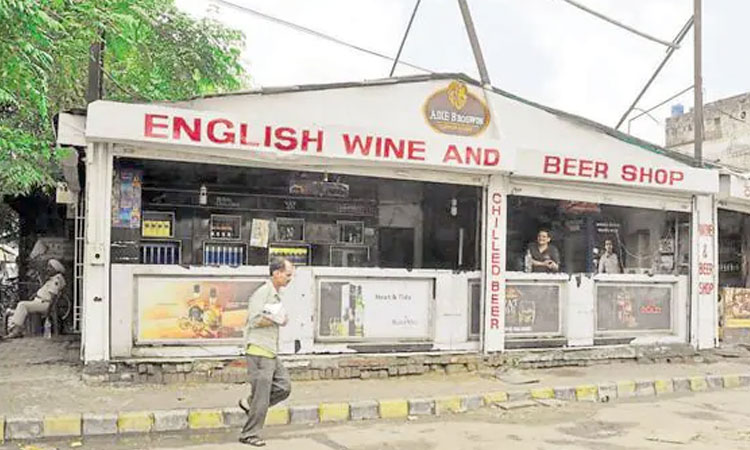 supreme court issued directions regarding stopping the grant of licenses for sale of liquor on highways