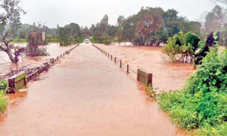 Pune-Bangalore Highway | Pune-Bangalore highway closed due to flood water on Yamagarni bridge near Nipani! Many roads in western Maharashtra are closed due to flooding