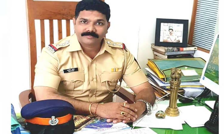 anti corruption | police inspector anand bhoir get job back after dismissed and commissioner of police opposed