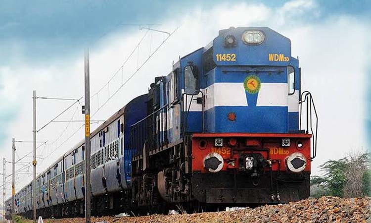 Pune Trains Cancelled | 14 trains with pune ahmedabad mumbai hyderabad vasco hazrat nizamuddin express canceled due to rain