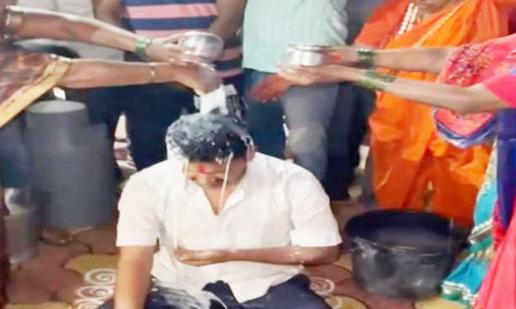 Viral Video milk bath former sarpanch who released mocca bail shooting case video went viral