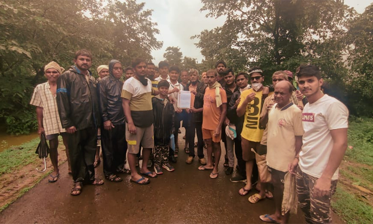 Mahad Flood | pimpri chinchwad atmanagar society helps mahad people