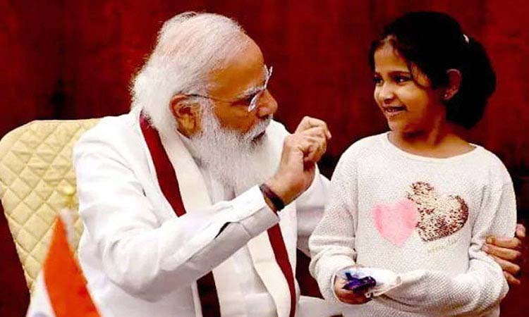 PM Modi | 10 years baby girl mailed from ahmednagar to prime minister narendra modi met in parliament