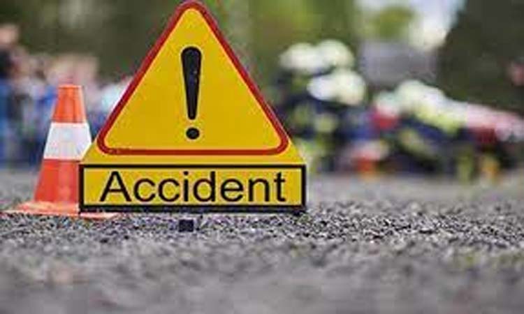 Pune Accident | A rickshaw puller carrying vegetables died in a two-wheeler collision