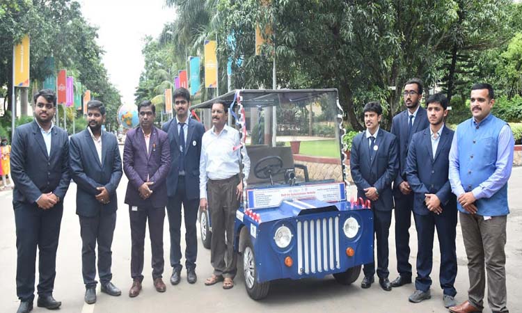 Pune News | Students in Pune build India's first driverless electric car