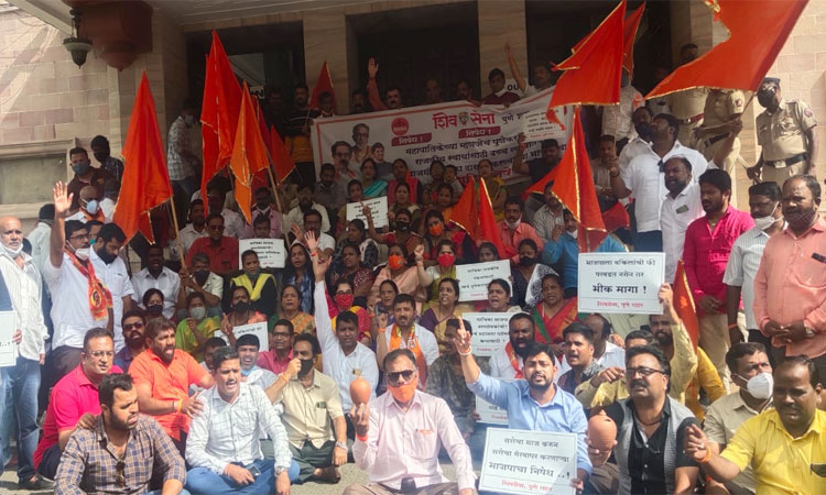 Pune Corporation | shivsena protest against bjp at pmc