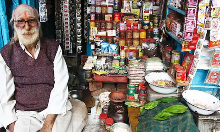 Small and Retail Traders | good news for small shopkeepers consumer not be harmed by e commerce companies