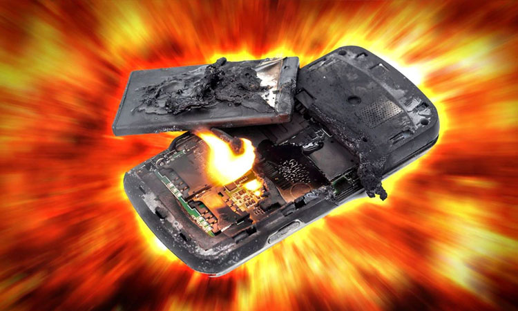 smartphone tips and tricks 10 mistakes smartphone can explode or may catch fire anytime read and avoid