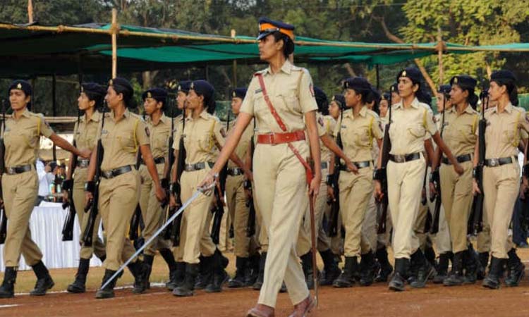 Pune Rural Police | 8 hours duty for women police! Pune Rural Superintendent Dr. Abhinav Deshmukh's 'innovative' initiative