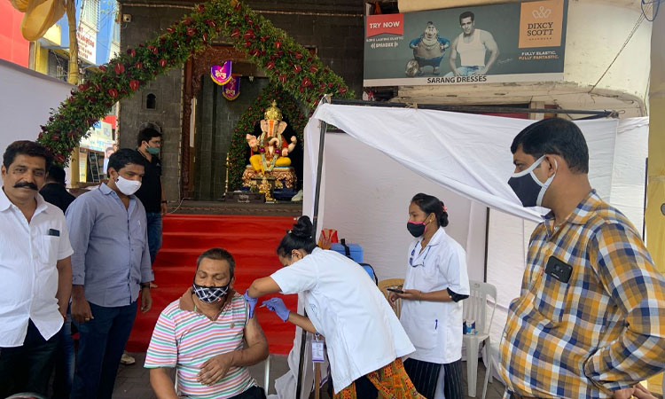 Pune News | Vaccination of 100 homeless, deprived sections by Shri Garud Ganpati Mandal in Pune