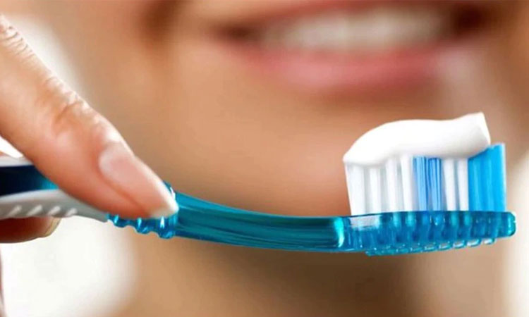Mumbai Crime | a girl brushes teeth with rat poison cream instead of toothpaste dies in mumbai
