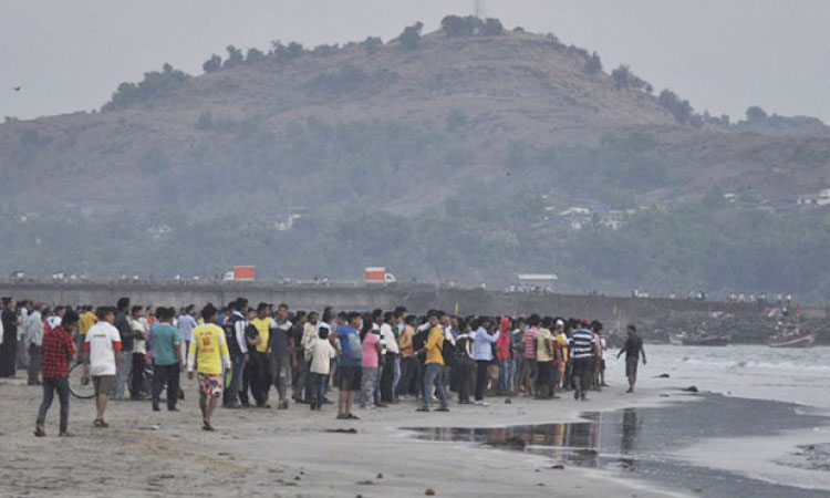 Pune Tourists Died | two young men drowned in the sea of murud at raigad