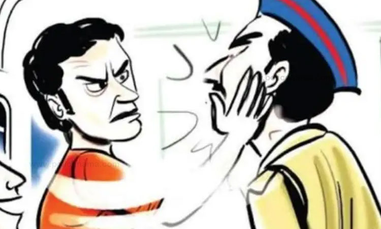 Pune Crime | Asking to pull over, he grabbed the collar of a police officer and arrested the two