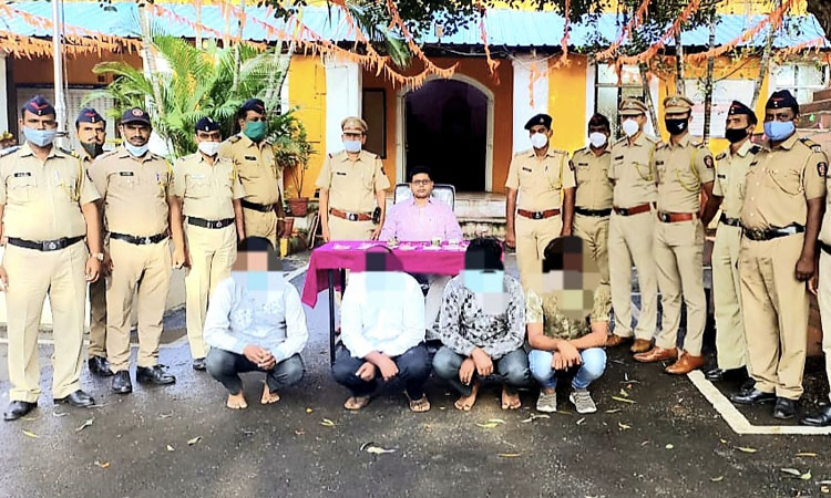 Tuljapur Crime | Millions robbed of bank by pledging fake gold, 4 arrested