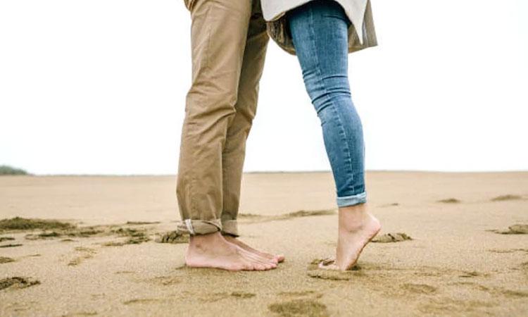 Cheating Partner | men with big feet have affairs more than those with small ones says study