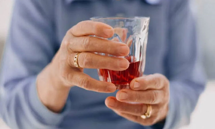 Diabetes | diabetes people can lower high blood sugar levels in just 15 minutes with pomegranate juice