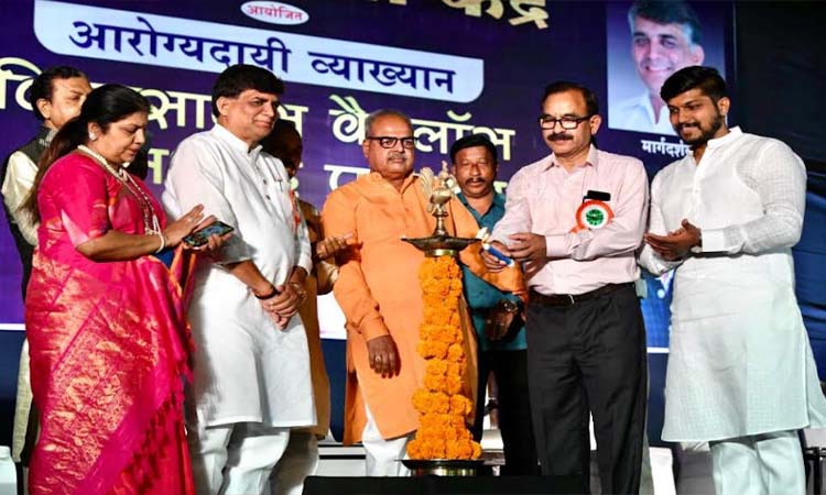 Pune News | Aadhar Seva Kendra's 'Dhanvantari Aaplya Dari' program completed with enthusiasm! Dr. Jagannath Dixit says - 'Diabetes can be brought under control' hemant aba bagul