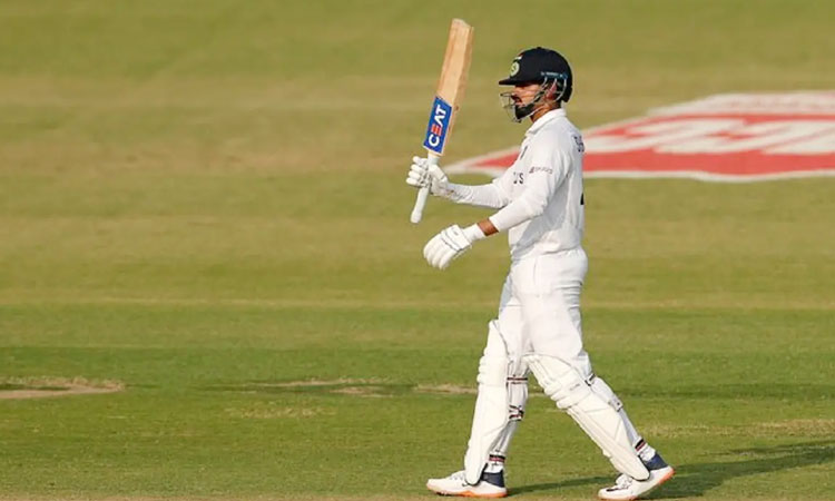 Shreyas Iyer | india vs new zealand kanpur test shreyas iyer is the first indian player to score a hundred in one innings and a fifty in the another on test debut