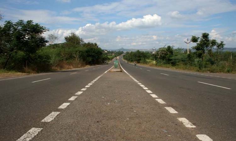 Nashik-Pune Highway | toll collection without completing road work toll naka on nashik pune highway fined for 2.18 cr