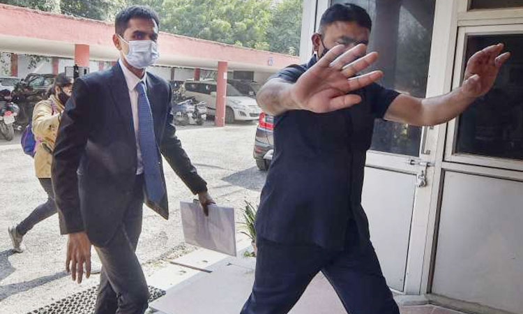 Mumbai Cruise Drug Case | ncb officer sameer wankhede removed from investigation of aryan khan drug case and sameer khan son in law of nawab malik case