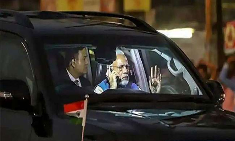 PM Modi's New Bulletproof Car | PM modi gets bulletproof car maybach 650 guard pm modi yanchi navin bulletproff car