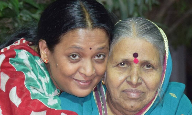Daughter Of Sindhutai Sapkal daughter of sindhutai sapkal tested positive for covid 19 pune news