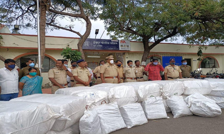 Pune Crime | Gutkha worth Rs 22 lakh, goods worth Rs 47 lakh seized in containers; Action of Indapur Police of Pune Rural Police