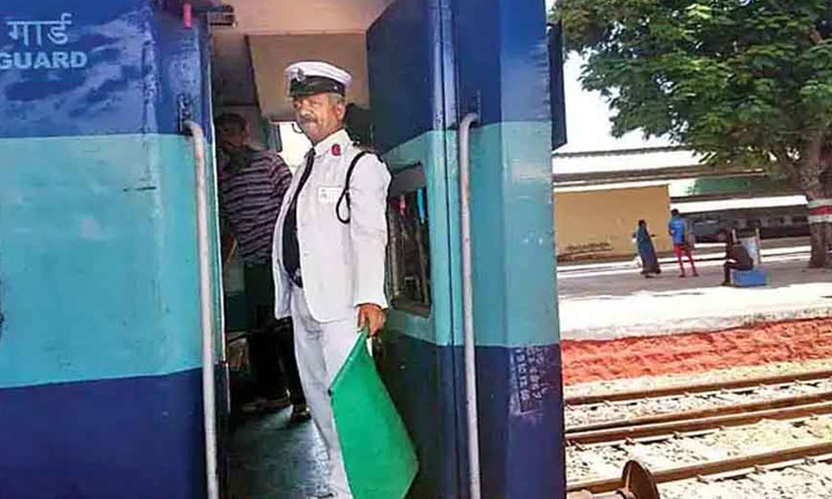 Indian Railways no longer be guards in trains indian railways renamed as train manager