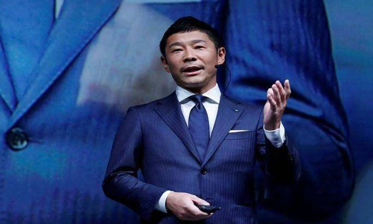 Japan Businessman Meizawa after traveling in space japans businessman meizawa wants to go round the moon