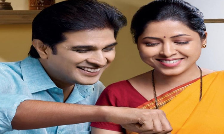 LIC Aadhaar Shila lic adhaar shila policy know premium maturity benefits and gift this policy to your wife
