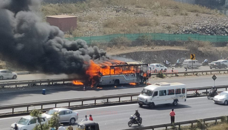 Burning Bus In Pune | A PMPML bus catches fire in Chandni Chowk Kothrud on Sunday Afternoon