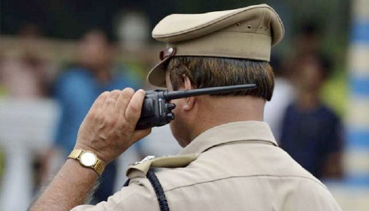 Pune Police | Police Inspector in Pune Attached To Pune City Police Control Room For A Month; CP Amitabh Gupta Jt CP Dr. Ravindra Shisve's Action