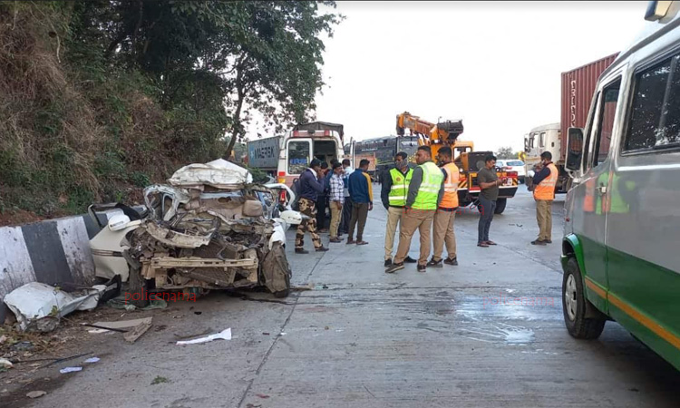 Mumbai Pune Expressway Accident News | mumbai pune expressway accident news 6 vehicles collided with each other four dead five injured borghat khopoli highway police