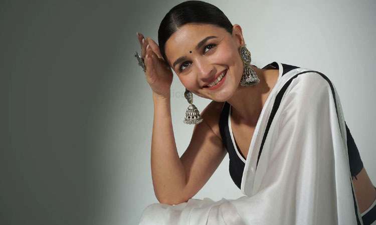 Alia Bhatt Brand Valuation Report | alia bhatt become highest paid actress according to celebrity brand valuation report