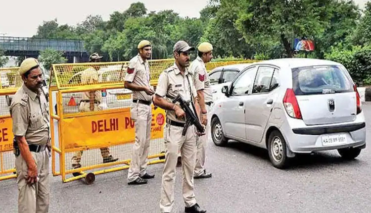 Delhi High Alert tehreek e taliban threatens of bomb blasts in delhi