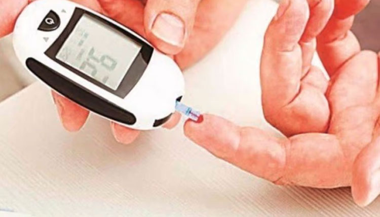 Uncontrolled Diabetes | uncontrolled diabetes can harm your eyes and kidney tips to control diabetes