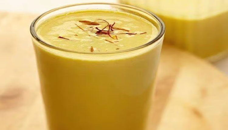 Turmeric Milk Benefits | turmeric milk benefits before bed haldi chya dudhache fayde