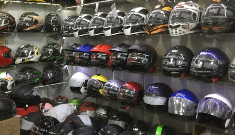 Compulsory Helmet Rule In Pune Helmet compulsory for all government semi government PMC PCMC municipalities municipal councils all school college office workers in Pune city and district Collector Dr. Rajesh Deshmukh