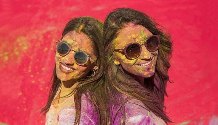 Holi Precautions | 7 most common skin and hair care mistakes people make during holi