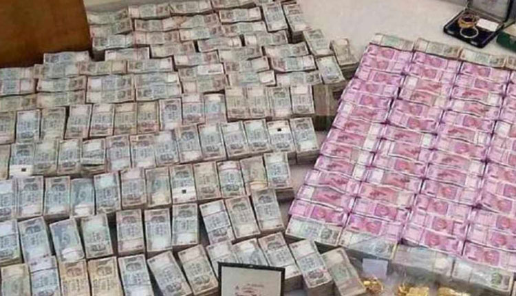 Income Tax Raid | income tax department raid in kanpur 50 lakh cash recovered