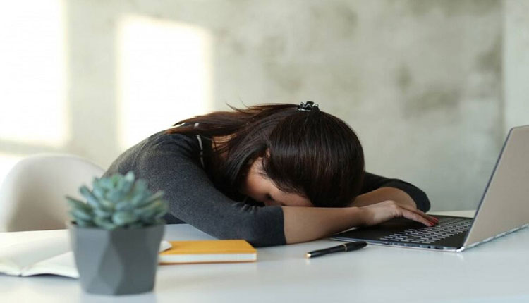 Remedy For Fatigue | feeling tired all the time find out the reasons behind this and the remedies to get rid of fatigue