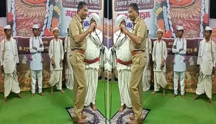 Jalgaon Crime | jalgaon police inspector stopped kirtan and hurt warkaris to stand on narad gadi with shoes in chalisgaon news