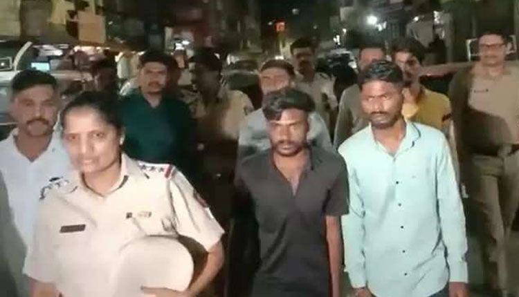 Pune Police Dhankawadi Balaji Nagar Sahakar Nagar Police Station police parade koyta gang accused on road in pune