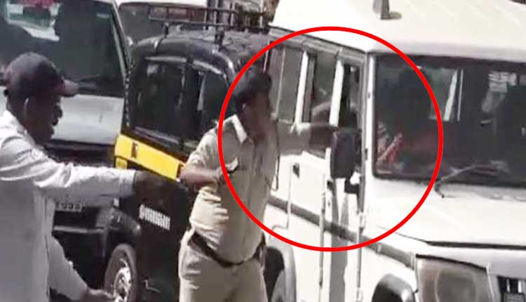 Kolhapur News | jitendra awhad car stuck in traffic kolhapur police slaps other car driver video goes viral social media